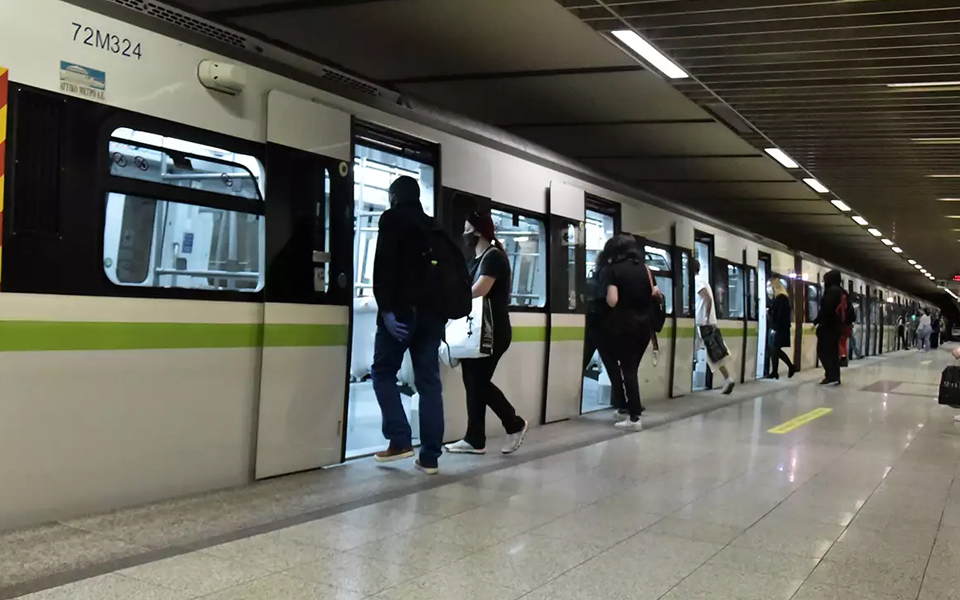 κανονικά-διεξάγονται-τα-δρομολόγια-τ-562264687