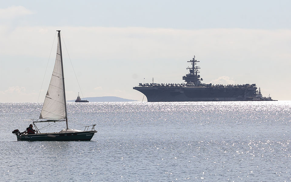 Στον Πειραιά το αμερικανικό αεροπλανοφόρο «GEORGE H.W. BUSH»-1