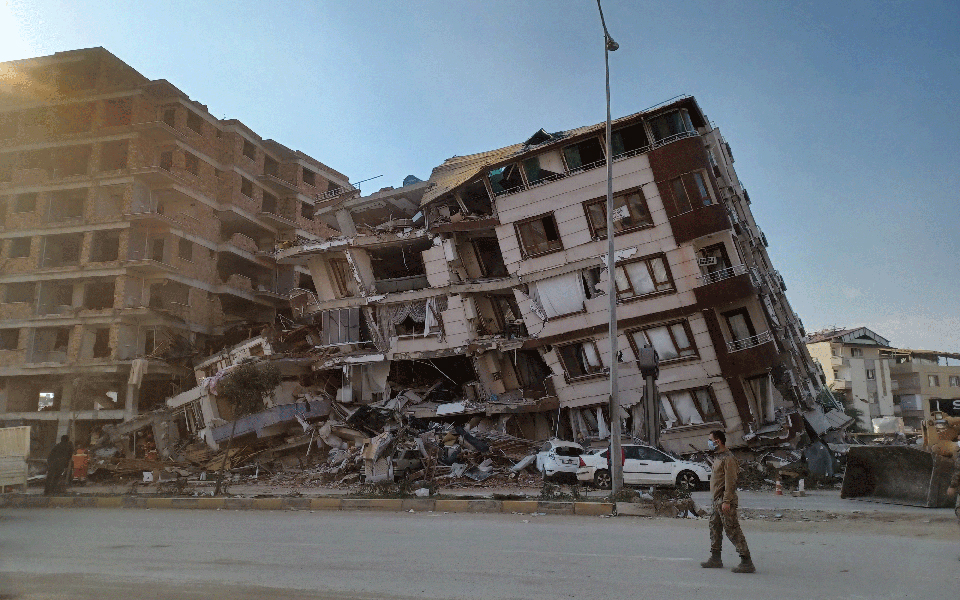 μας-ακούει-κανείς-οδοιπορικό-στα-562275979