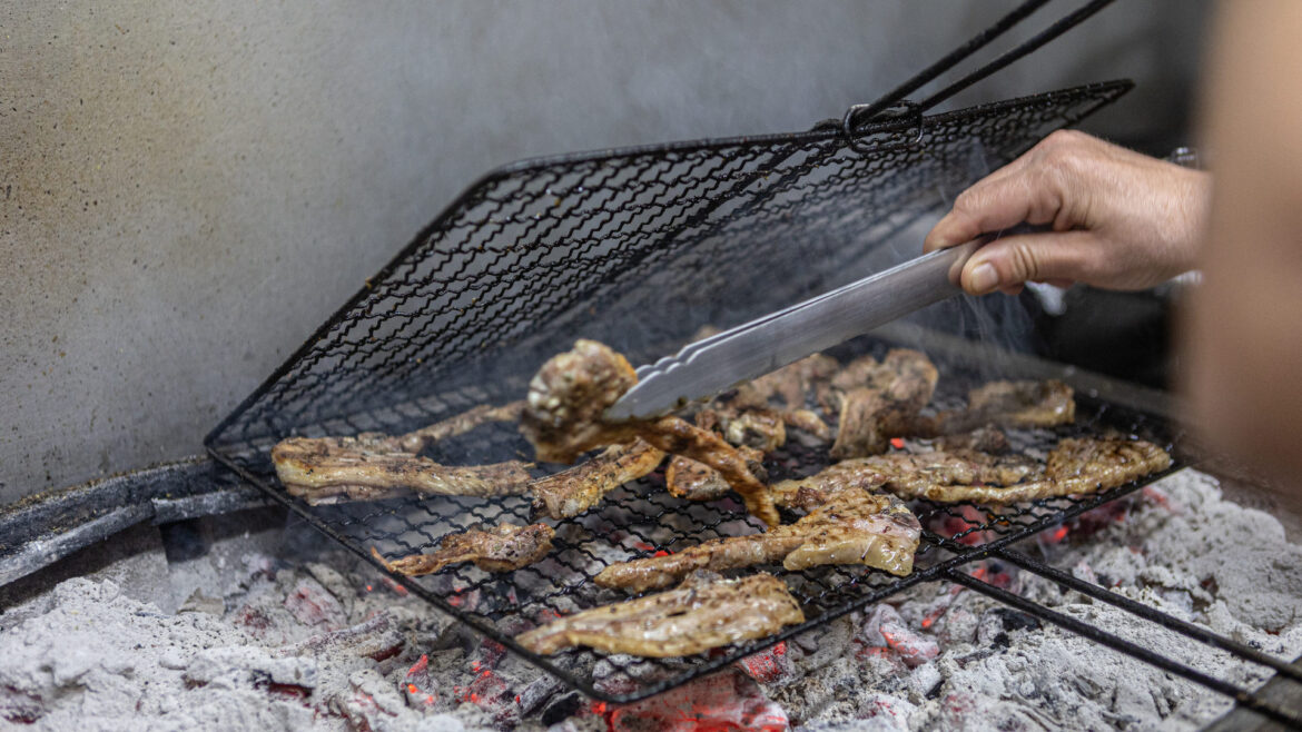 τι-ακριβώς-γιορτάζουμε-την-τσικνοπέμ-562281541