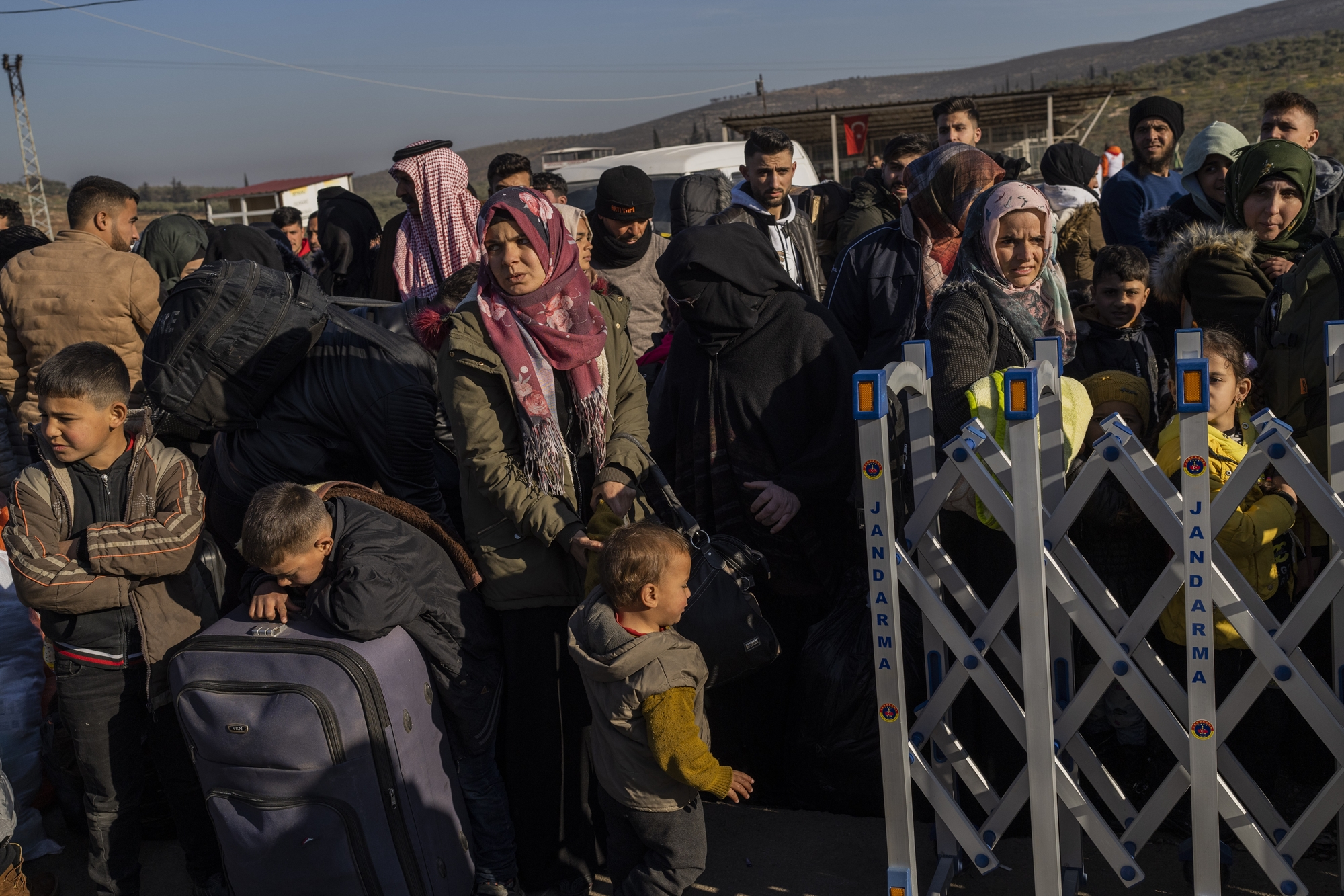 συρία-μετά-τον-πόλεμο-και-τον-σεισμό-η-562290847