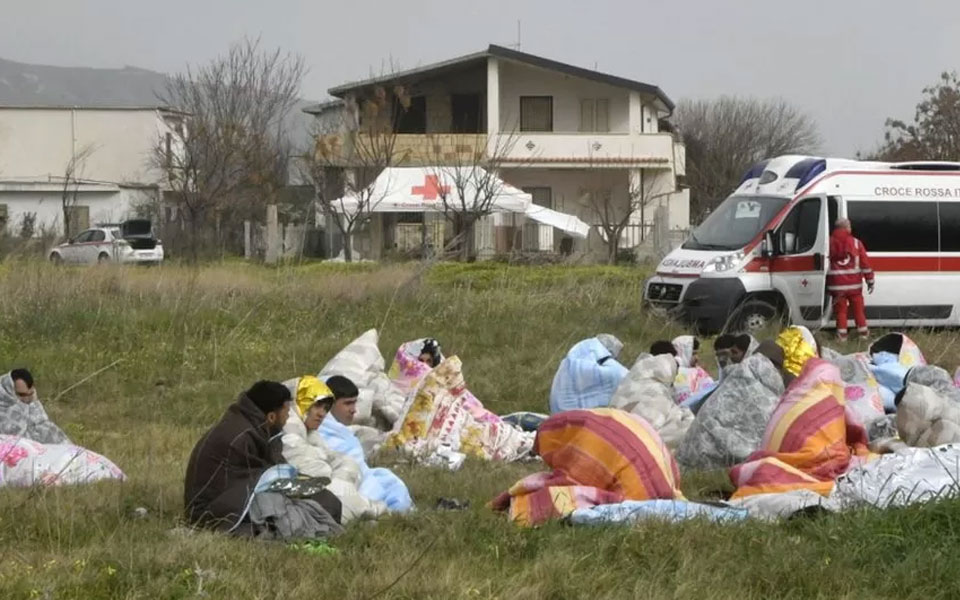 ναυάγιο-στην-καλαβρία-45-νεκροί-και-80-δια-562297630