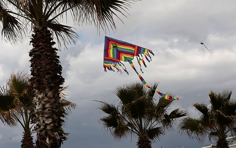 καιρός-καθαρά-δευτέρα-με-αφρικανική-σ-562297855