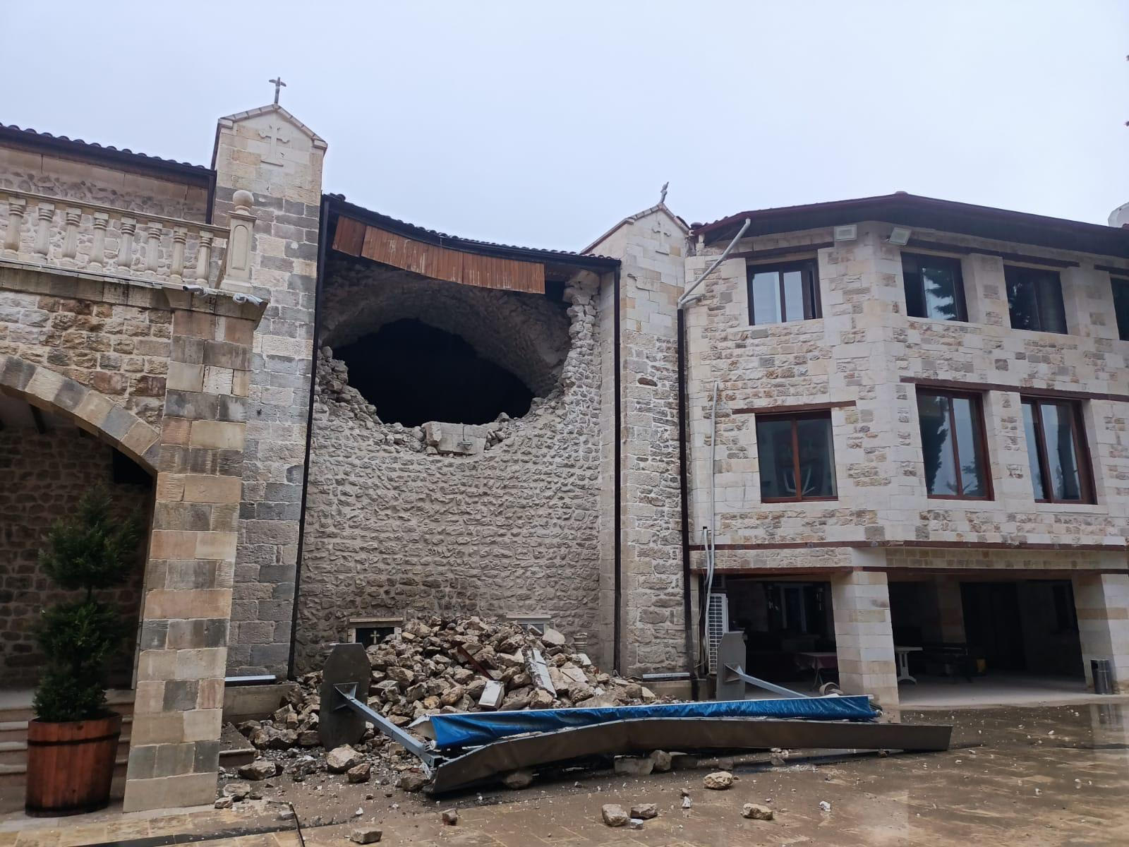 Οι Ρωμιοί της Πόλης συμπαρίστανται με κάθε μέσο στους σεισμοπαθείς-2