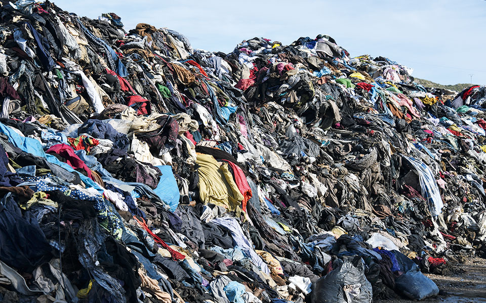 ρούχα-φτιαγμένα-από-φύκια-κάνναβη-μπα-562256812