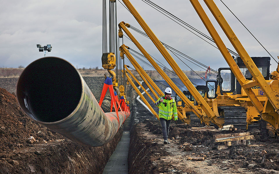 φυσικό-αέριο-αγωγός-για-την-απεξάρτησ-562258417