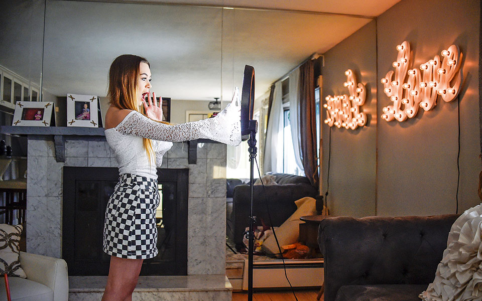 αισθητικές-επεμβάσεις-θέλω-να-μοιάσω-562260721