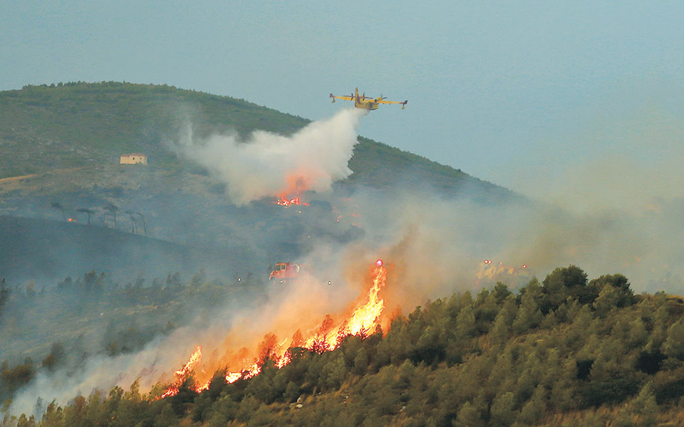 Μάτι: «Δεν υπέκυψε στους εκβιασμούς» – Τι λένε οι πυρόπληκτοι για τον Δ. Λιότσιο-2