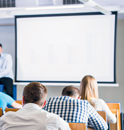 Πανεπιστήμια: Κρατούσαν όμηρο καθηγήτρια επειδή τους «έκοψε»-1