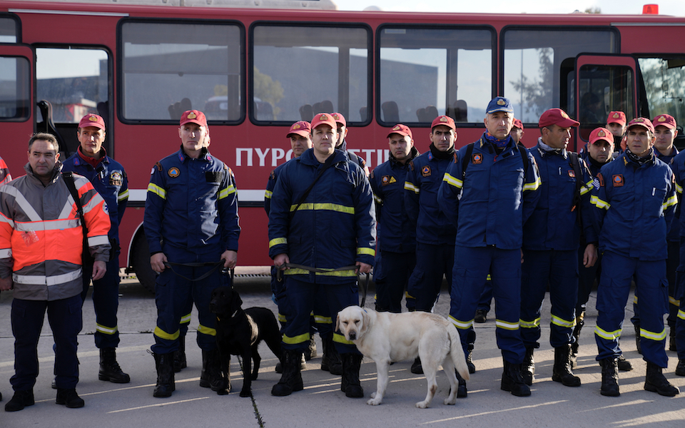 γερμανικά-μμε-η-ελλάδα-δείχνει-αλληλε-562275523