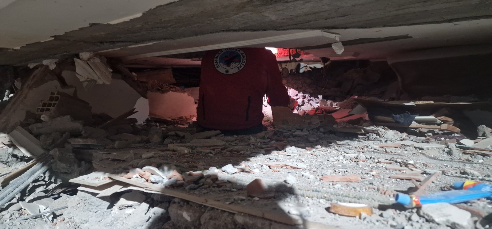 Αναζητώντας ζωή στα χαλάσματα – Ντοκουμέντα από την επιχείρηση της Ελληνικής Ομάδας Διάσωσης στην Τουρκία-3