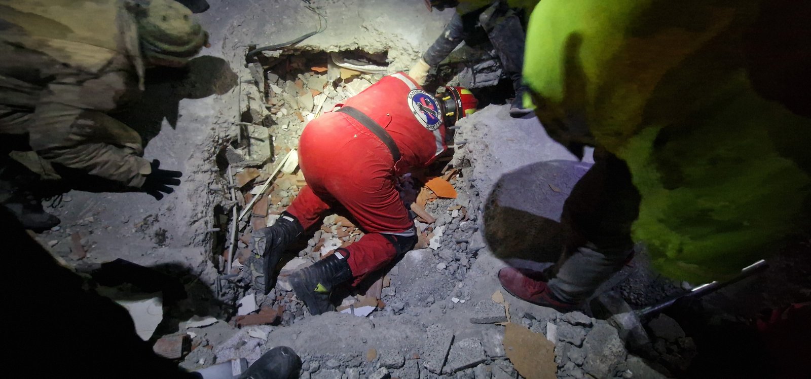 Αναζητώντας ζωή στα χαλάσματα – Ντοκουμέντα από την επιχείρηση της Ελληνικής Ομάδας Διάσωσης στην Τουρκία-2