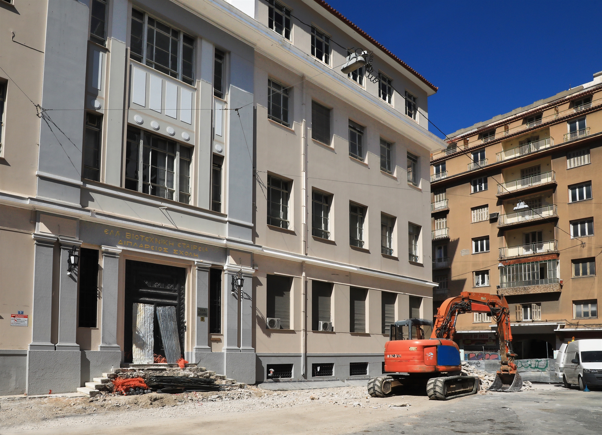 Η Διπλάρειος αλλάζει την πλατεία Θεάτρου-1