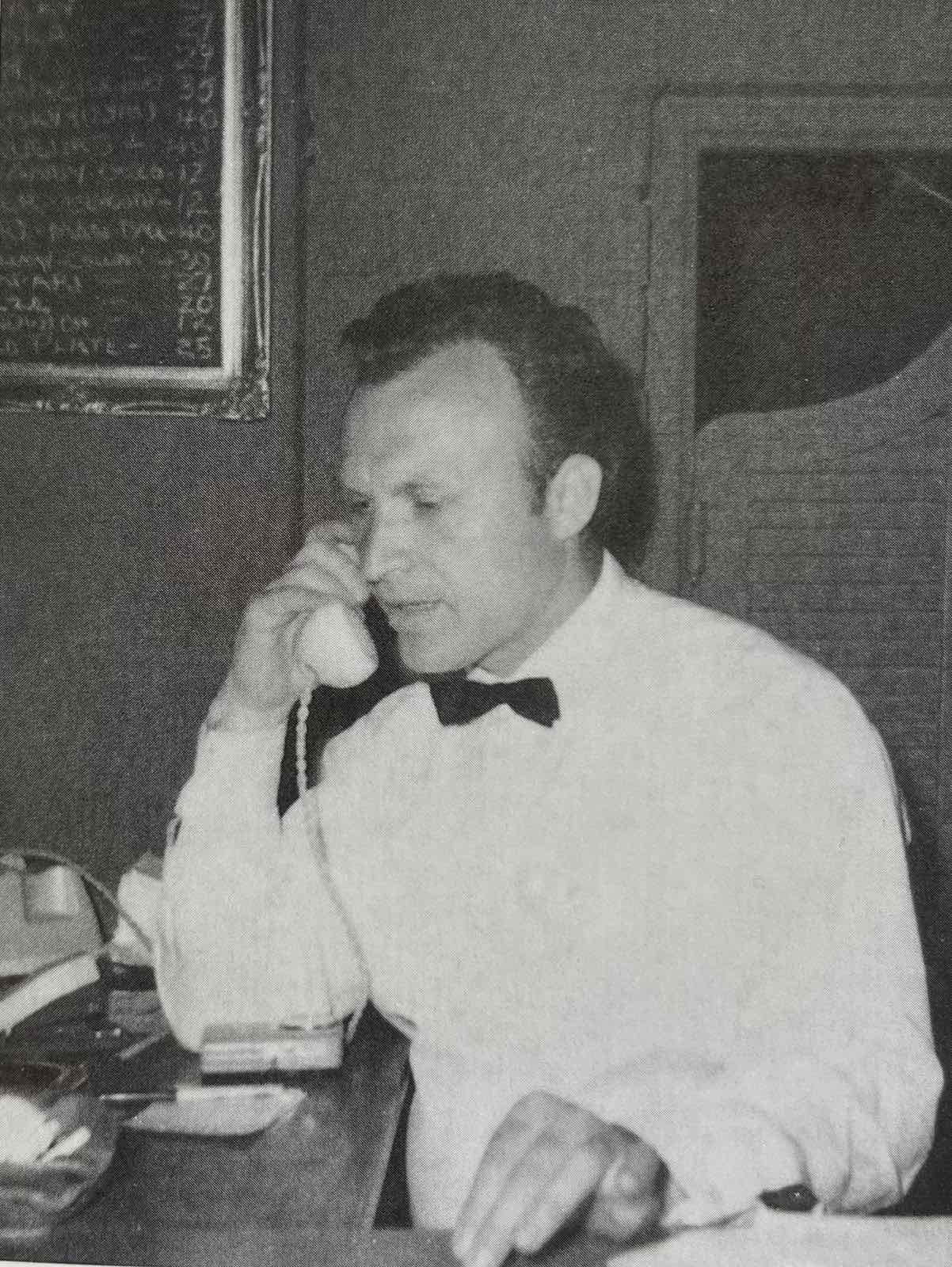 Φώτης Κρικζώνης: «έφυγε» ο παλαιότερος Ελληνας μπάρμαν που κερνούσε στυλ-2