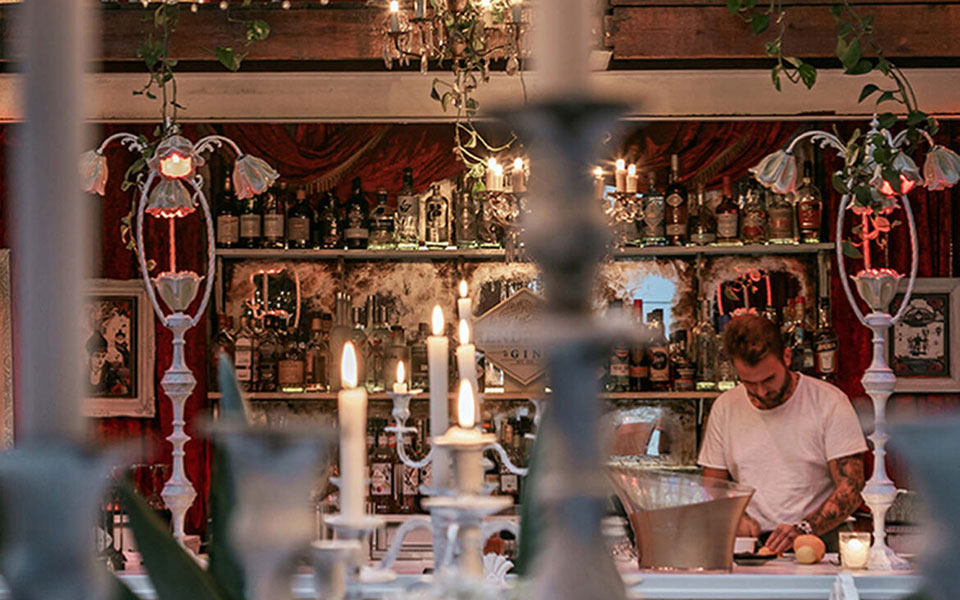 το-καμπαρέ-του-σήμερα-ρίχνει-άγκυρα-στ-562296574