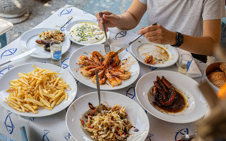 16-ουζερί-και-ταβέρνες-για-την-καθαρά-δε-562296586