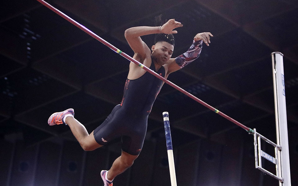 στίβος-νικητής-ο-εμμανουήλ-καραλής-στ-562292341