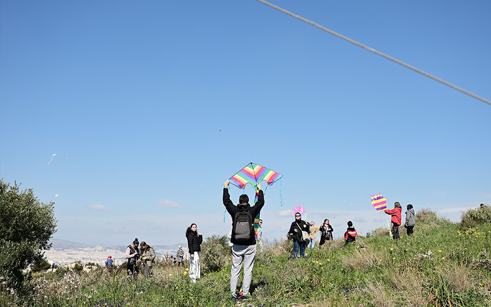 καιρός-nεφώσεις-βροχές-και-ενισχυμένο-562297723