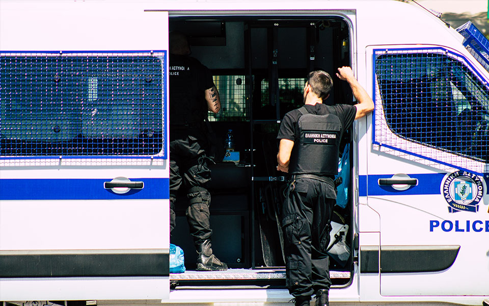 τουρκοκύπριοι-επιχείρησαν-να-περάσο-562275700