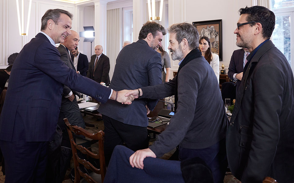 Συνάντηση Μητσοτάκη- καλλιτεχνών: Νομοθετική πρόταση για το μισθολογικό – Τι αποφασίστηκε-1