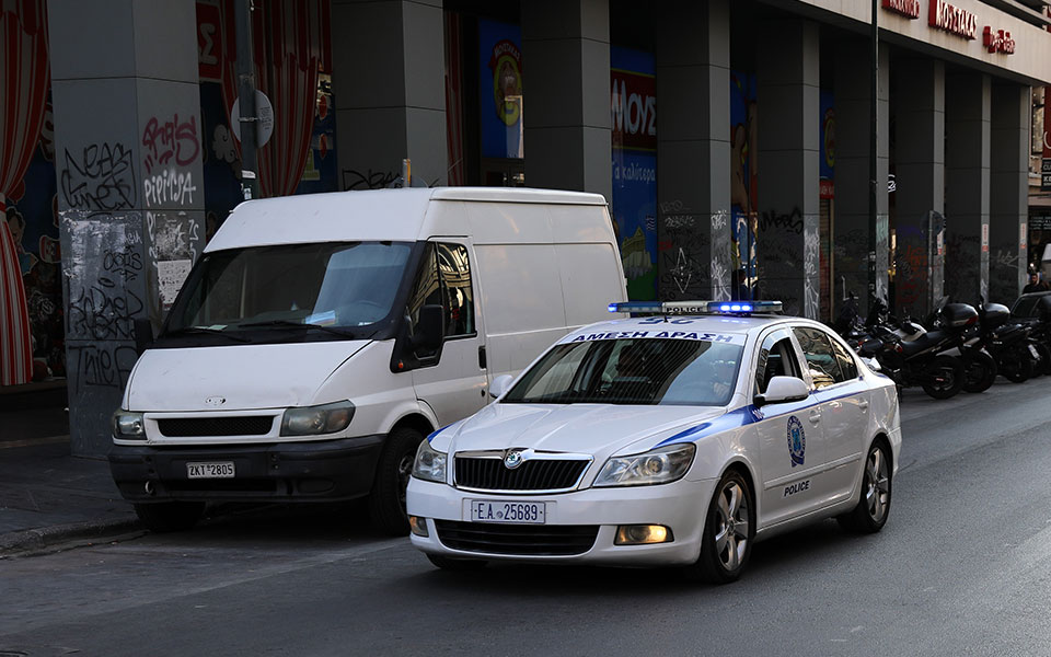 κολωνός-χειροπέδες-σε-33χρονο-για-κακοπ-562270504