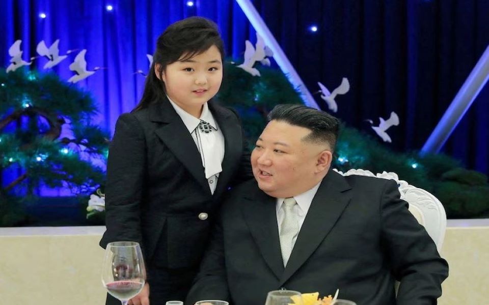 κιμ-γιονγκ-ουν-απαγορεύει-στις-γυναίκ-562276351