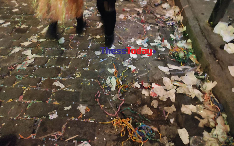 θεσσαλονίκη-βομβαρδισμένο-τοπίο-τ-562283455