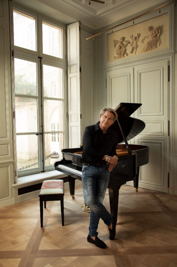 Αλέν Λεφέβρ: «Εκπλήσσομαι όταν βλέπω τους Έλληνες να είναι τόσο σκληροί με τους Έλληνες»-2