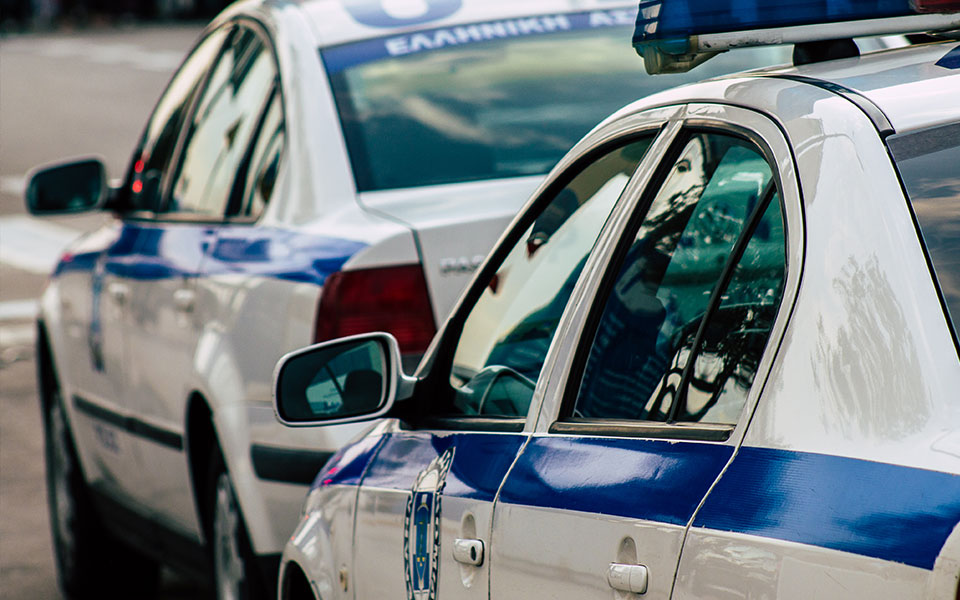 παγκράτι-χειροπέδες-σε-29χρονο-για-ληστ-562259044