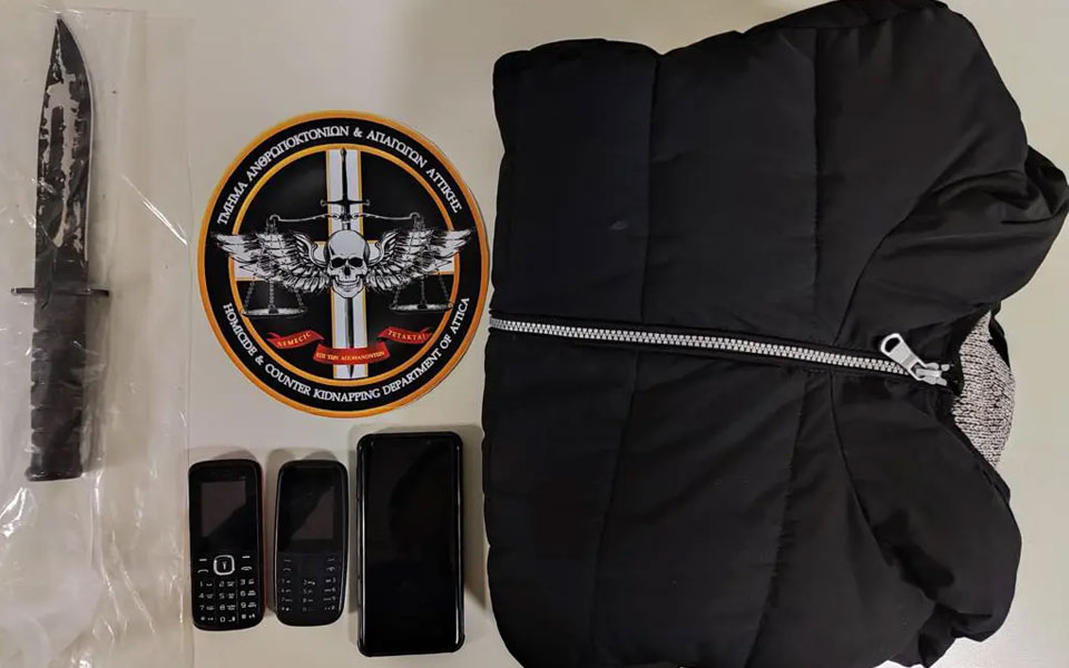 χειροπέδες-σε-συμμορία-που-είχε-εμπλα-562283734