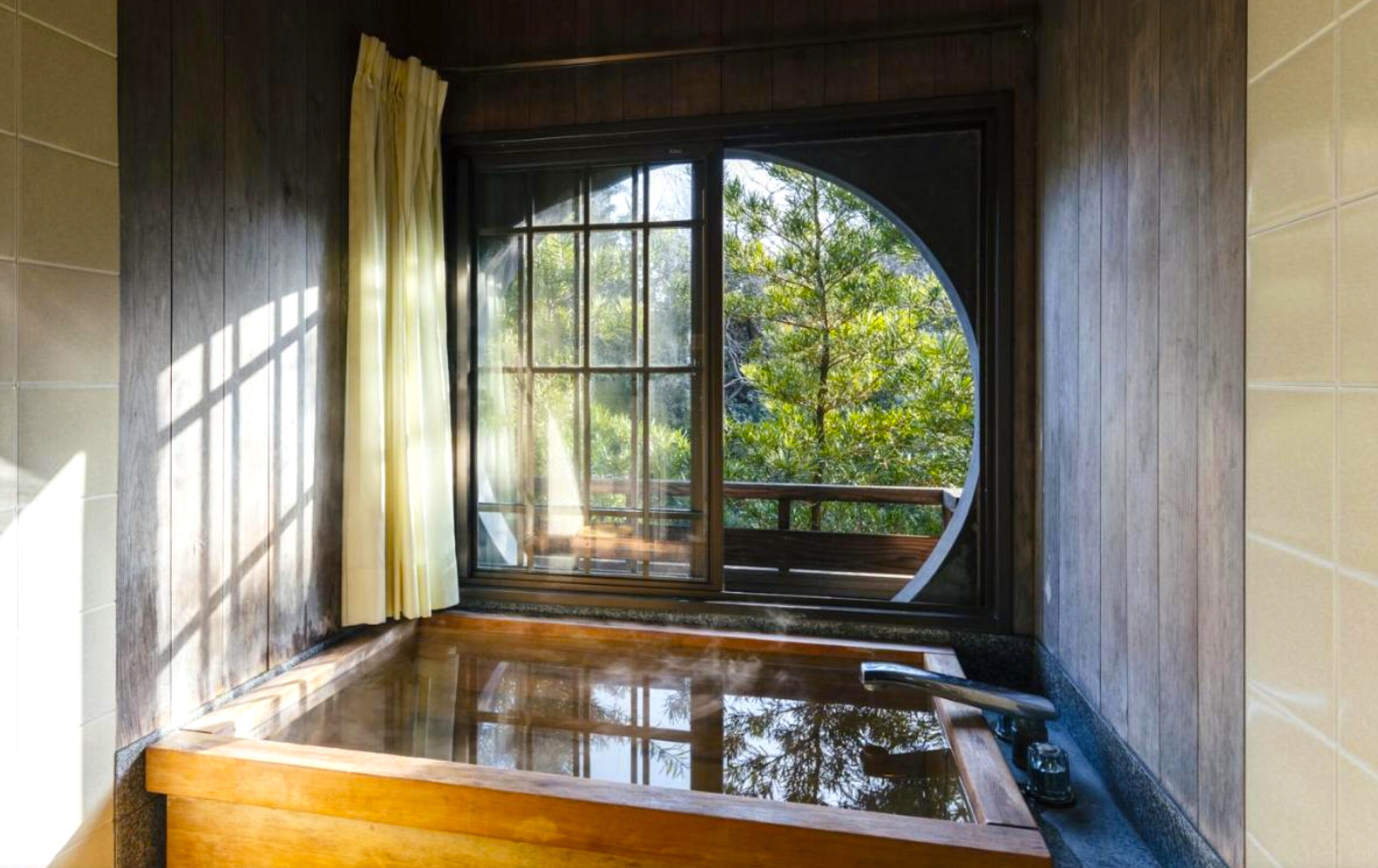 ιαπωνία-πολυτελές-πανδοχείο-ζητά-συγ-562299382