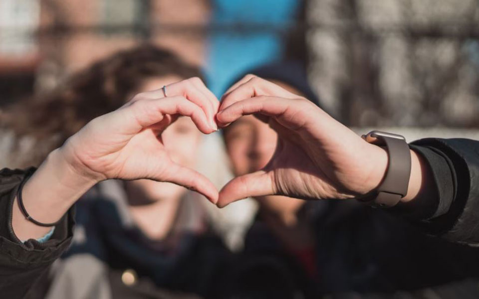 έρευνα-γάμος-και-η-συμβίωση-κρατούν-χα-562266112