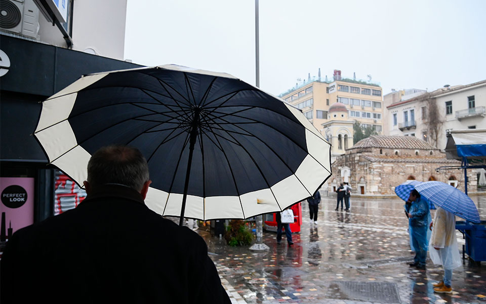 καιρός-νεφώσεις-με-τοπικές-βροχές-και-562260220