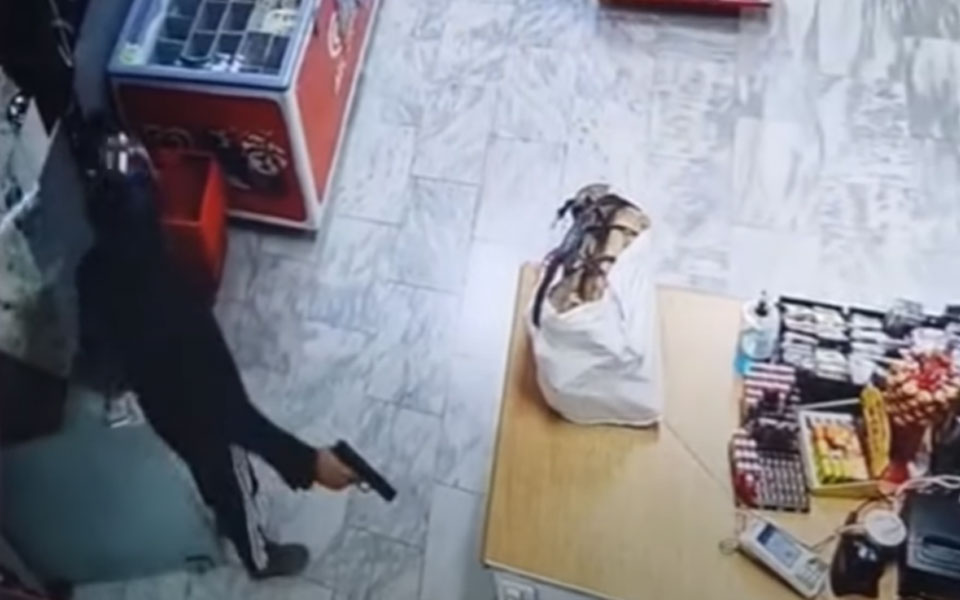 νίκαια-ένοπλη-ληστεία-σε-24ωρο-σούπερ-μ-562260274