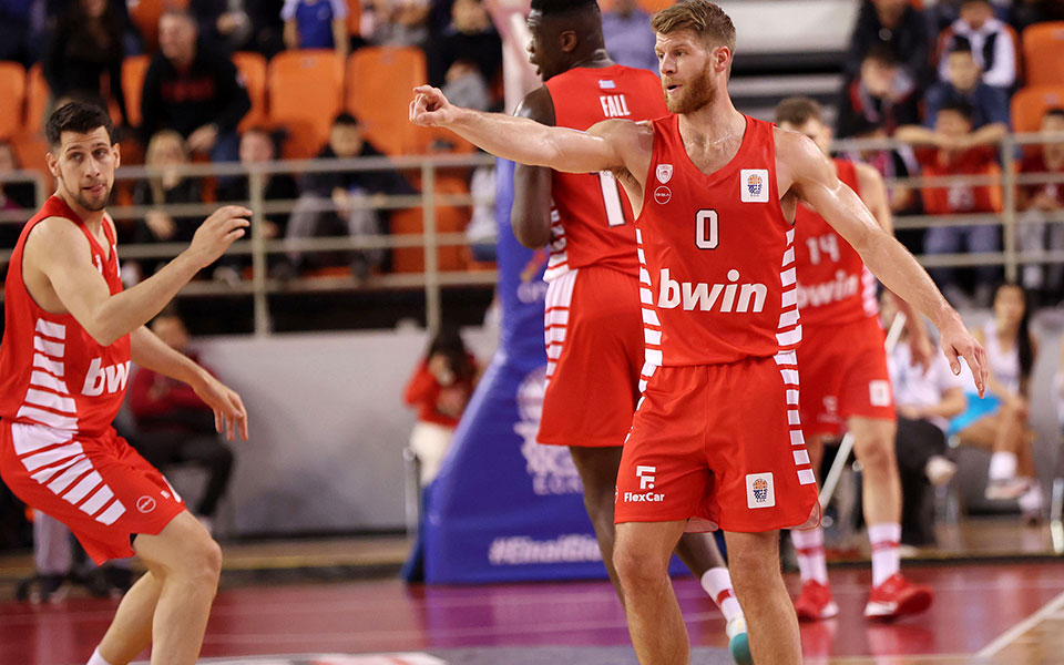 repeat-και-11ο-κύπελλο-για-τον-ολυμπιακό-85-57-το-π-562287277