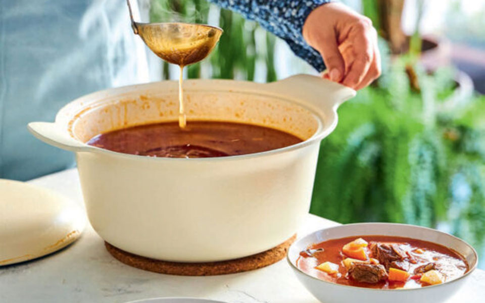 ουγγαρέζικο-γκούλας-goulash-562274542