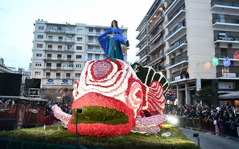 Καρναβάλι 2023: Κέφι και αισιοδοξία στην Πάτρα – Το μεσημέρι η μεγάλη παρέλαση-2