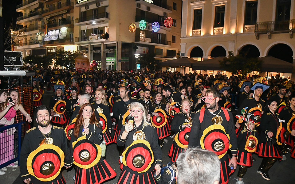 Καρναβάλι 2023: Κέφι και αισιοδοξία στην Πάτρα – Το μεσημέρι η μεγάλη παρέλαση-3