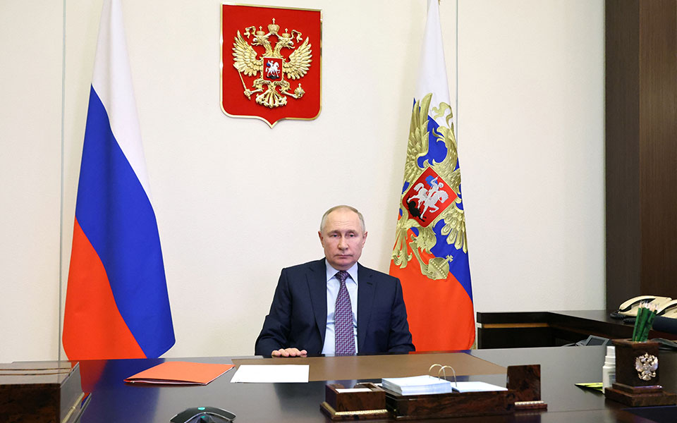 ρωσία-το-κρεμλίνο-θολώνει-τα-νερά-αναφ-562265002