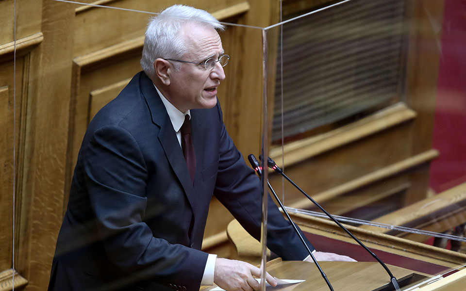 ραγκούσης-η-νδ-καλύπτει-την-κυρία-νικ-562298212