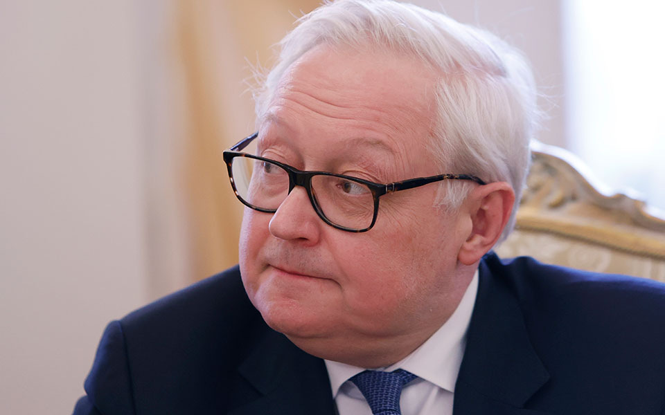 ρωσία-συνομιλίες-με-την-πρεσβευτή-των-562264372