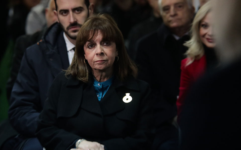 στα-ιωάννινα-η-κατερίνα-σακελλαροπού-562286842