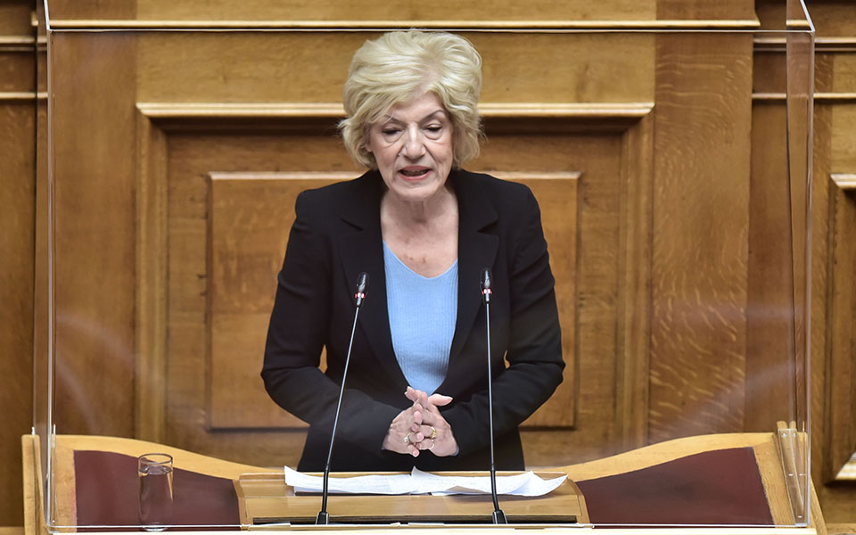 αναγνωστοπούλου-ο-εμπαιγμός-των-καλλ-562288048