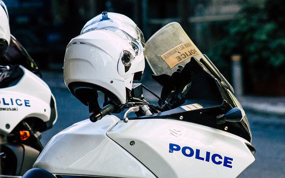 θεσσαλονίκη-χειροπέδες-σε-17χρονο-για-ε-562291531