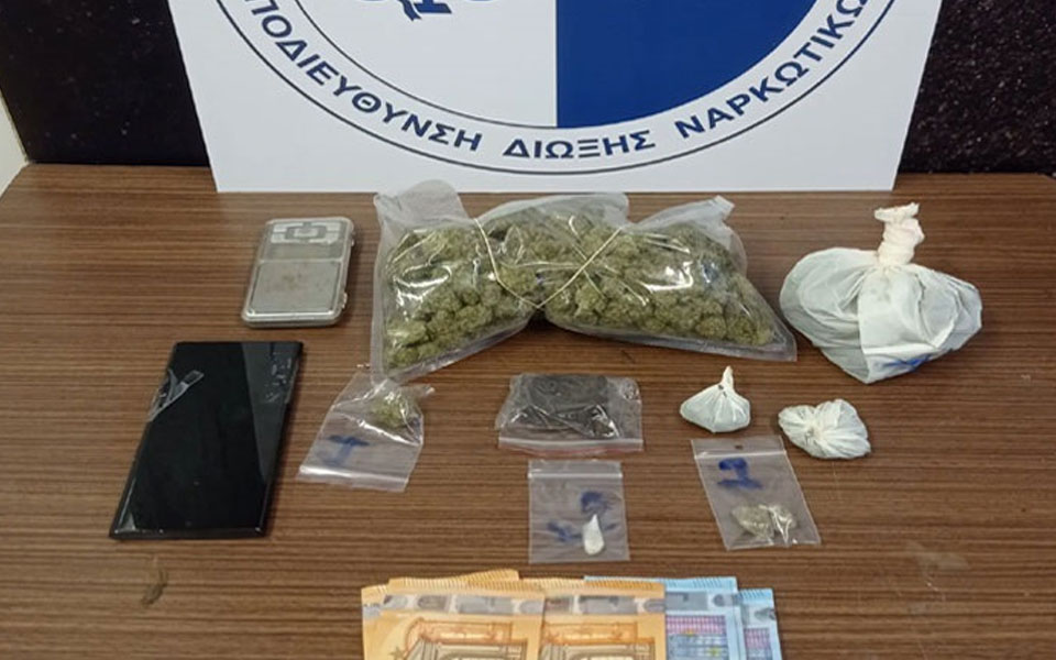 νίκαια-χειροπέδες-σε-33χρονο-για-κατοχή-562256674