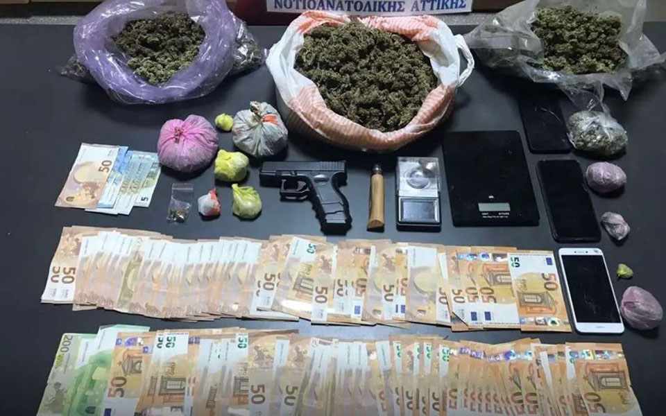 συλλήψεις-για-κατοχή-και-διακίνηση-να-562287316