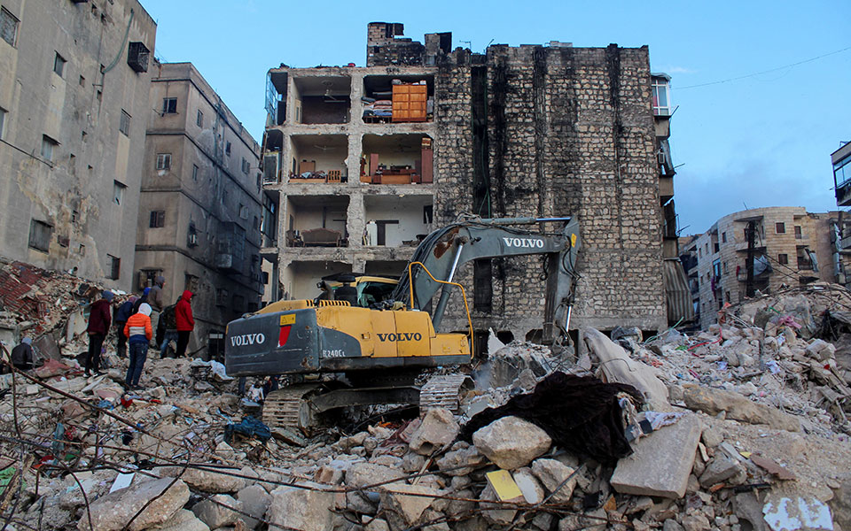 συρία-τουλάχιστον-1-712-νεκροί-από-τον-σει-562266763