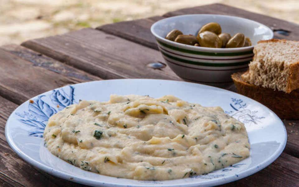 ταραμοσαλάτα-με-πατάτα-και-άνηθο-χωρί-562297861