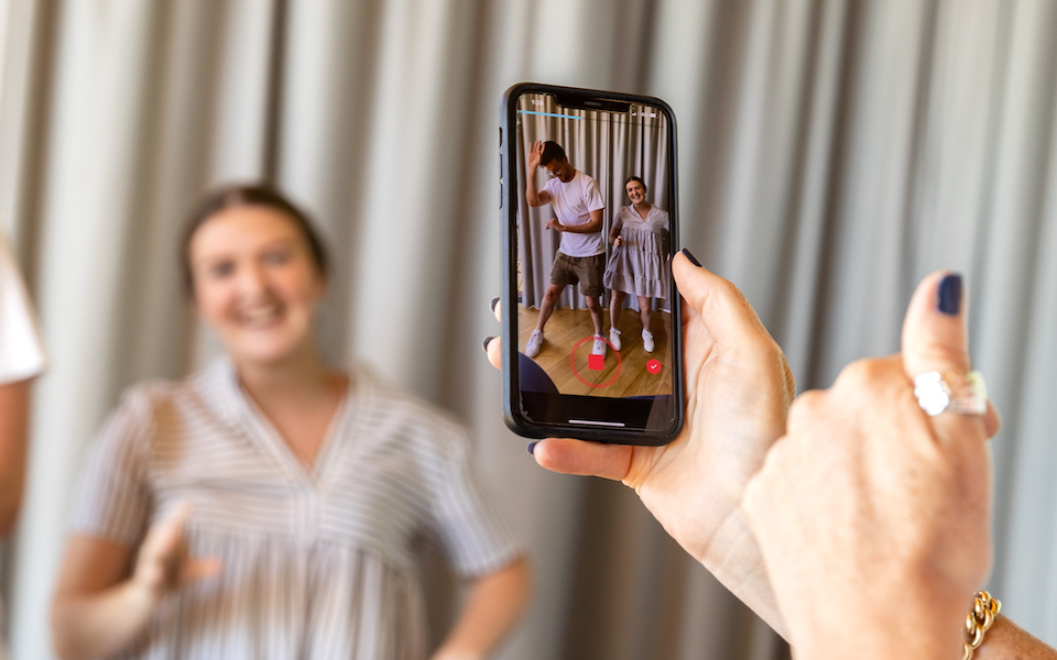 τα-τικ-του-tiktok-γιατί-χιλιάδες-νέοι-εκδήλω-562276705