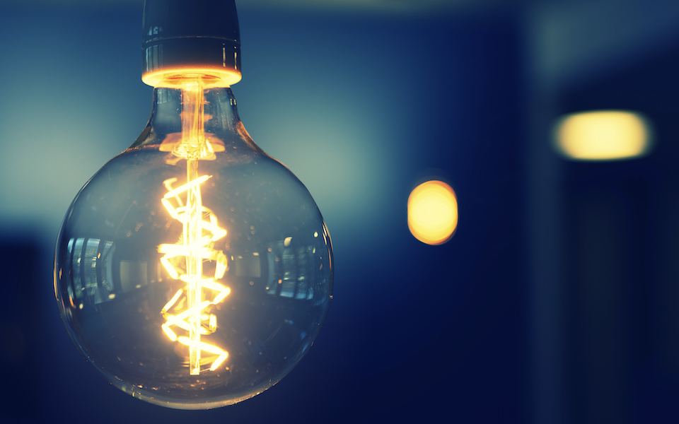 δεη-οριακή-υποχώρηση-των-τιμολογίων-τ-562288585